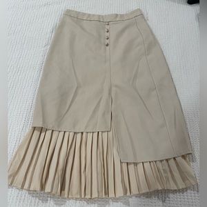 Women’s ivory cream pleated skirt size small
